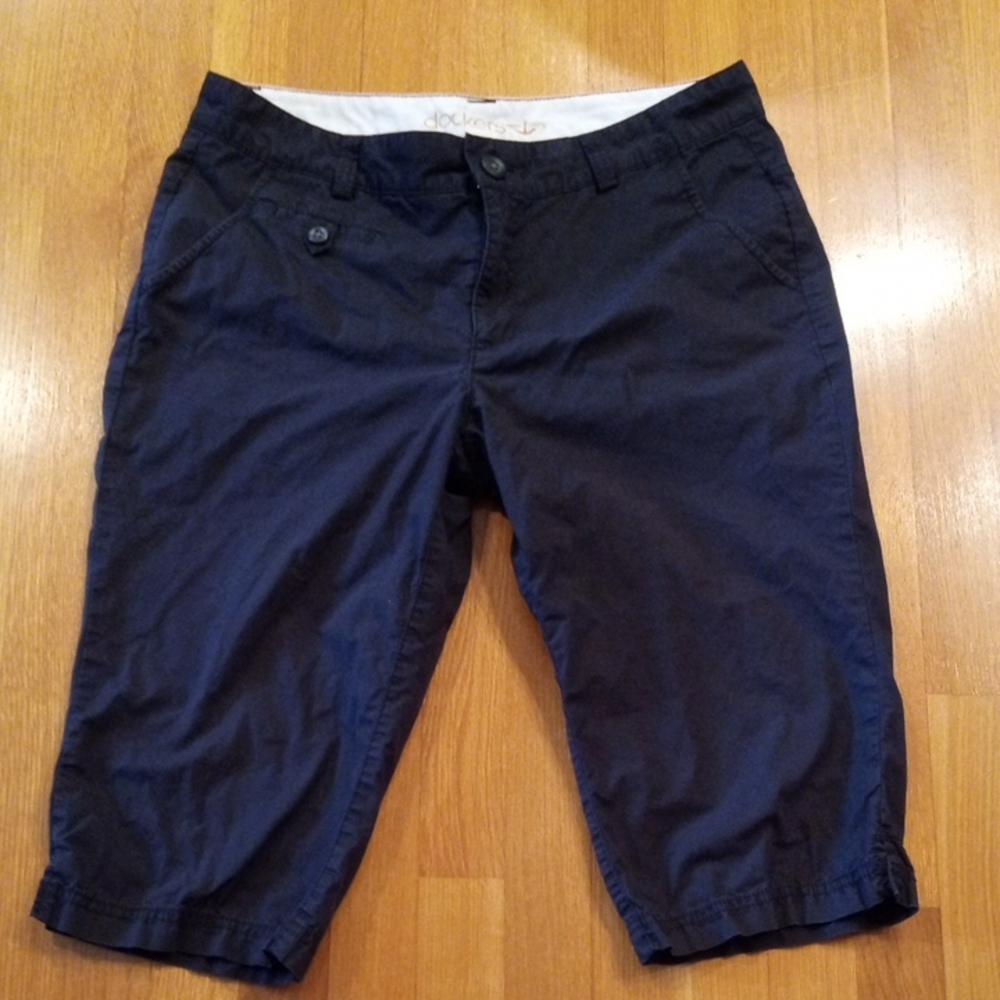 Dockers Women's Black Capris 12P